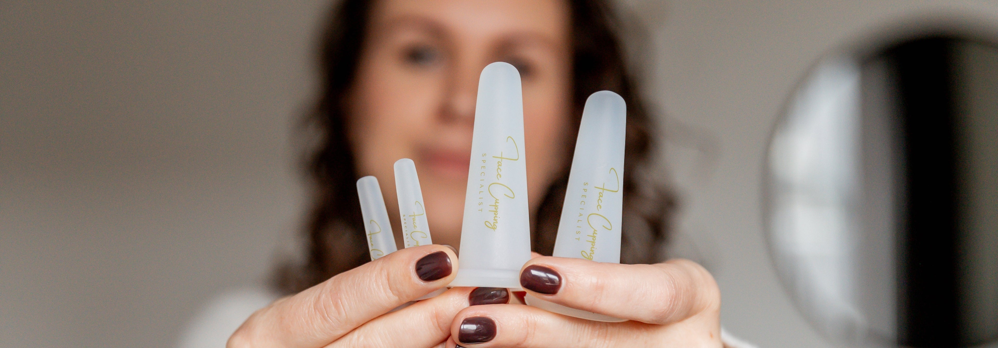 Face Cupping. Skincare routine voor thuis.