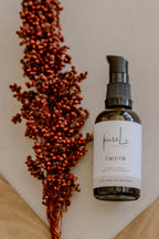 Een blend van natuurlijke oliën en vitamine E. Ideaal voor het cuppen van het gezicht.